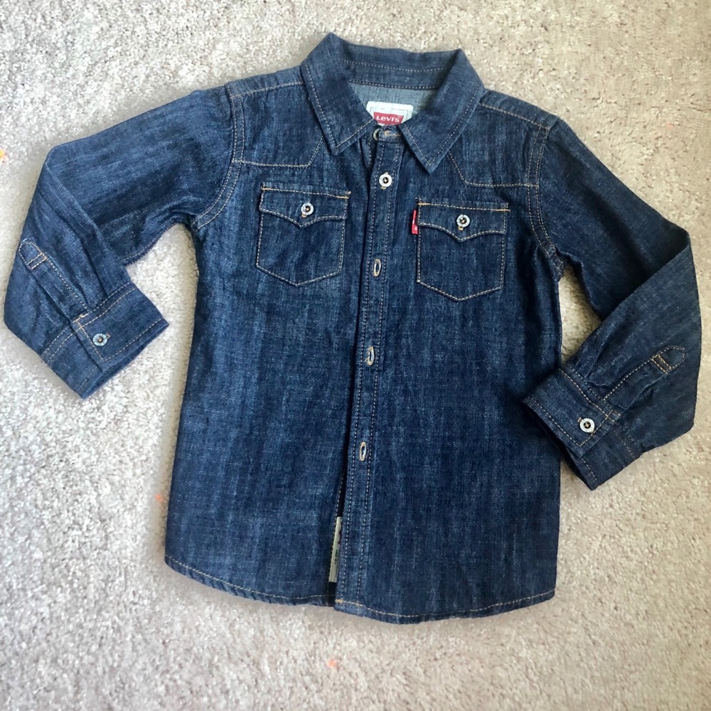 Levi’s shirt